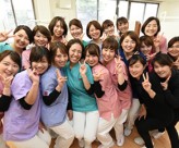 バイタリティのある院長のもと、全員が国家資格を持ったプロフェッショナル集団